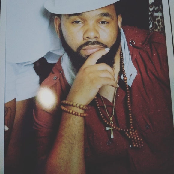 Meet your Posher, Antonio - Picture 1 of 1